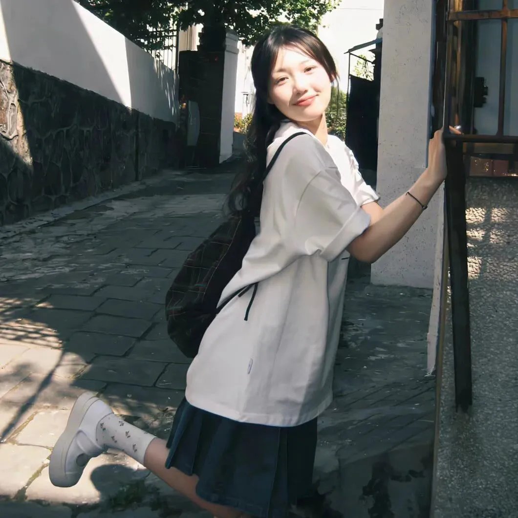 冲浪企鹅 海报